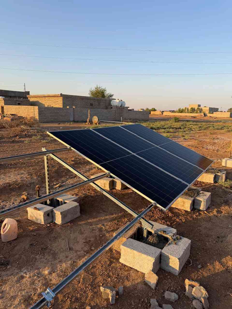 يوم الثلاثاء بتاريخ الموافق 2026/7/14
#الموقع_مندلي_الجسر

منزل اخر يودع انقطاع التيار الكهربائي 

على بركة الله تم نصب منظومة طاقة شمسية 

تعمل  على تجهيز 10 امبير نهاري  و8امبير مسائي

المنظومة تتالف من 
1-الواح جينكو بقدرة650 واط عدد5
2- انفيرتر فلستي بقدرة  6 كيلو واط 
3- بطارية داينس5كيلو واط
4- قواعد حديد مغلون ثقيل مقاوم للصدا
5- بورد وقواطع Ac & Dc  وكيبل DC 

#ملاحظة / لانعمل ببطاريات التجميع الرديئة

ضمان البطارية 5 سنوات 

للاستفسار مراسلة الصفحة او الاتصال على الارقام التالية 

*********** 
‏‪***********‬‏
