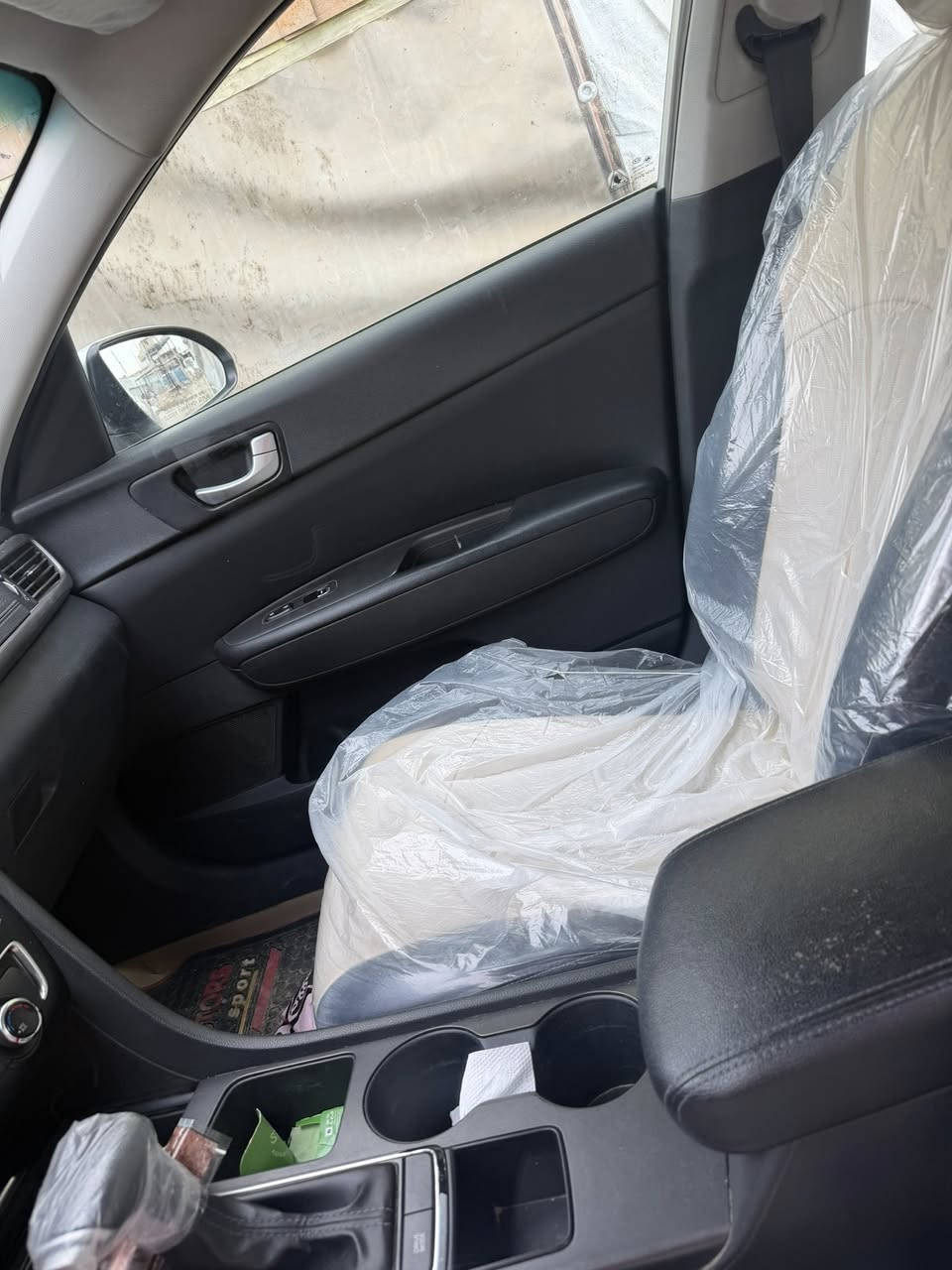 السلام عليكم للبيع كيا اوبتيما موديل 2018 وارد امريكي فقط بنيد تبديل ورش كلير من امريكا والسونار مرفق بلمنشور  السياره ماشيه 138  رقم بغداد تحويل مباشر السعر 125وبي مجال /مكان السياره ذي قار الرفاعي ***********/***********
