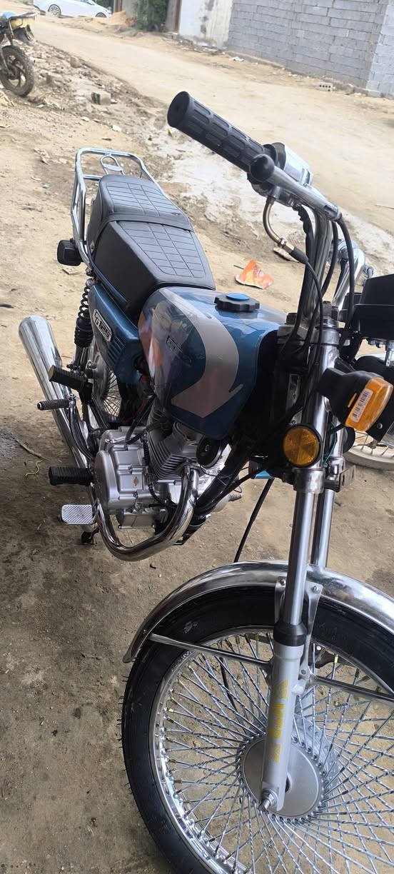 سلام عليكم دراجه ارشه اصولي تعمير عام  شاصي ١٦ والتعمير كله ٢٦ ماناقصهة بس سايق ترايك للبصره  مكاني كربلاء سعر مليون و١٠٠ وبيهة مجال حك جيه


**إذا كنت صاحب هذا الإعلان وتريد حذفه لأي سبب، رجاءا أرسل رسالة إلى الدعم الفني**