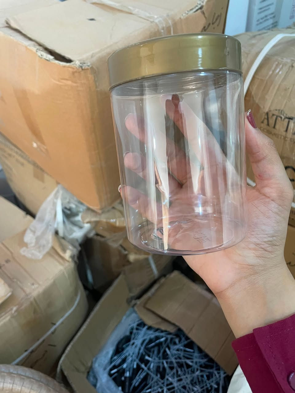 **✨ برطمانات PET الشفافة... التغليف المثالي لمنتجك! ✨**

قدّم منتجاتك بشكل احترافي مع **برطمانات PET الشفافة** من **الصفا بلاست**. تصميم أنيق وخامات عالية الجودة تمنح منتجك مظهراً مميزاً مع سهولة التخزين والعرض.

✅ مصنوعة من **خامة بيور غذائي درجة أولى (Food Grade Virgin Plastic)**.
✅ شفافية عالية لإظهار المنتج بشكل جذاب وواضح.
✅ خفيفة الوزن وقوية التحمل.
✅ غطاء محكم للحفاظ على جودة المحتوى.
✅ متوفرة بألوان أغطية مختلفة: **أبيض - شفاف - ذهبي**.
✅ مناسبة للاستخدام الغذائي والتجاري.

📏 **المقاسات المتاحة:**

✨ 50 جم
✨ 100 جم
✨ 150 جم
✨ 200 جم
✨ 250 جم
✨ 300 جم
✨ 400 جم
✨ 500 جم
✨ 700 جم
✨ 1000 جم

**مثالية لتعبئة:**

✨ التوابل والأعشاب
✨ المكسرات والبقوليات
✨ العسل ومنتجات النحل
✨ الشوكولاتة والحلويات
✨ الكريمات ومنتجات العناية
✨ البودرات والخلطات المختلفة
✨ المنتجات الغذائية والتجارية المتنوعة

📦 **متوفرة للبيع بالجملة وبكميات تناسب احتياجات مشروعك.**

📞 **للاستفسارات والطلبات:**
01004716770

💬 **تواصل عبر واتساب:**
[https://wa.me/201095055497]

📲 **انضم لقناة التليجرام:**
[https://t.me/+DJaLRh7-cVlhNjY8]

👥 **انضم إلى جروب الفيسبوك:**
[https://www.facebook.com/share/g/1D1SojDM7f/]

🌐 **تابع صفحتنا على فيسبوك:**
[https://www.facebook.com/share/1JFvtk4wrn/?mibextid=wwXIfr]

**الصفا بلاست... حلول تعبئة احترافية تعكس جودة منتجك.**

#الصفا_بلاست
#برطمانات_PET
#برطمانات_بلاستيك
#عبوات_غذائية
#تعبئة_وتغليف
#مستلزمات_التعبئة
#عبوات_شفافة
#برطمانات_مكسرات
#Packaging
#PlasticPackaging
#PETJar


**إذا كنت صاحب هذا الإعلان وتريد حذفه لأي سبب، رجاءا أرسل رسالة إلى الدعم الفني**