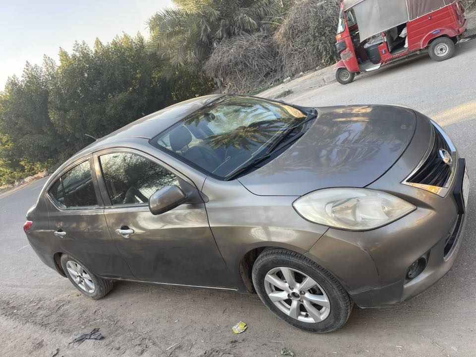 نيسان سني مكسيكي موديل ٢٠١٤ كير عادي ونظام بصمة والجام كهرباء محركها ١٦٠٠
حادثها الجاملغ الخلفي والصندوق سعرها ٨٥ رقم التواصل ***********
