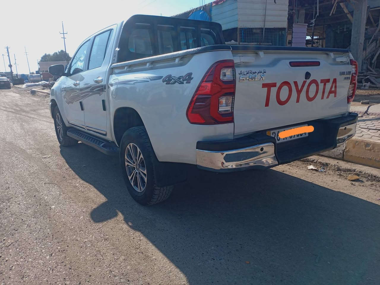 السيارة: تويوتا هايلوكس 2023 بيك أب
السعر: حوالي 320$ ورقه 
المواصفات:
موديل: 2023
الفئة: Double Cab 4x4
المحرك: 4 سلندر
ناقل الحركة: أوتوماتيكي
الوقود: بنزين
المسافة المقطوعة: 70000 كم
بلد الاستيراد: سعوديه
للإستفسار الاتصال عل الرقم ***********
مكان السياره (صلاح الدين)
