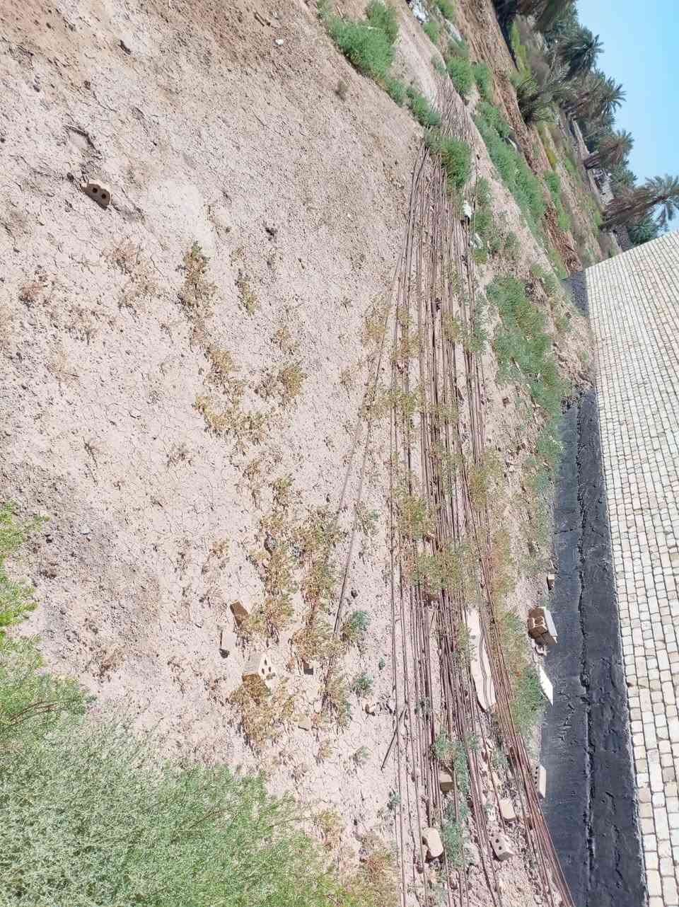 قطعه أرض طابو زراعي مابين حصوه والمشروع عله شارع عام مساحه ١٠٠.سعر١٥
‏‪***********‬‏
