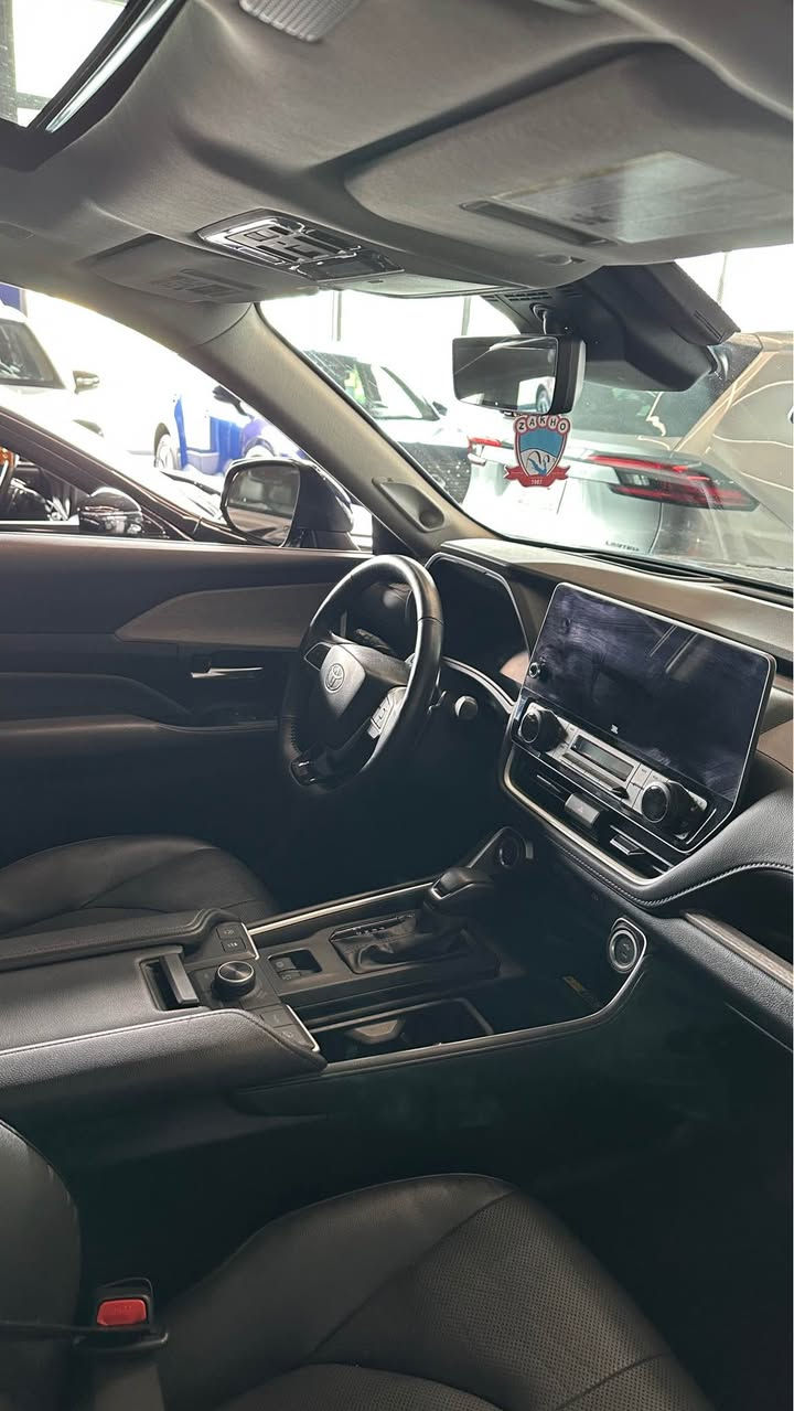 Grand  Highlander 2024 platinum 

Awd
فتحة سقف بانوراما 

سماعة JBL
‎بصمة ابواب
REMOTE START : تشغيل عن بعد
‎شاشة دشبول ديجيتال
‎شحن وايرليس
‎كاميرا جانبي
‎كاميرا خلفي
AUTO START : اوتو ستارات
AUTO STOP : اوتو ستوب
‎رادار امامي (تحديد مسار)
‎رادار جانبي (نقاط عمياء)
‎رادار خلفي (التحذير من الاصطدام)
‎حساسات 360°
‎حساسات امامي
‎حساسات جانبي
‎حساسات خلفي
‎كشنات جلد
‎كشنات كهربائي
‎كشنات دفئة
‎تحكم استيرن
‎استيرن كهرباء
‎استيرن دفئة
‎تبريد لمس
‎تبريد مركزي
‎مراء شفط كهربائي
‎صندوق شفط كهربائي
‎لايتات ليد عدسة زينون
السعر 418$ 
Duhok terminal 
*********** أربيل, العراق
