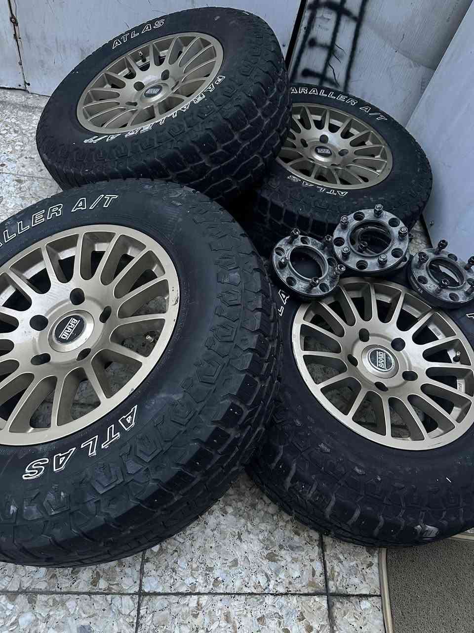 ويلات برايد وتايرات وسبايسرات لاندكروز ٩٠٠$ *********** قفل
