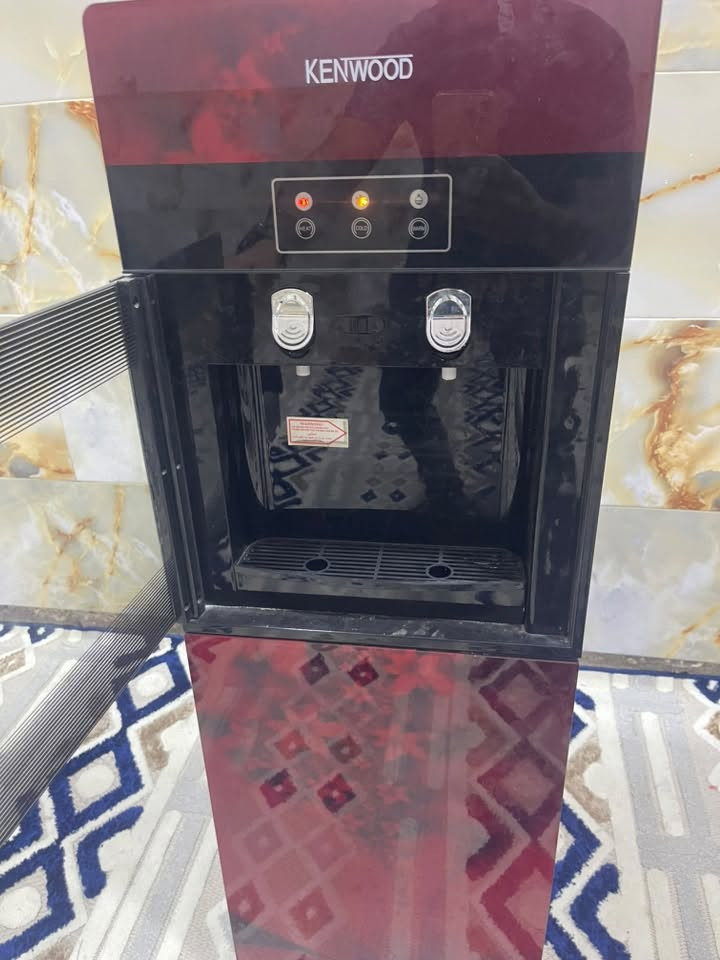براد شركة KENWOOD
جديد استعمال قليل
وشرط فحص الماء البارد
والماء الحار
والثلاجه شرط تجميد
جديد معنى الكلمه 
السعر 130الف
مكاني بغداد بلديات 
***********
يوجد توصيل
