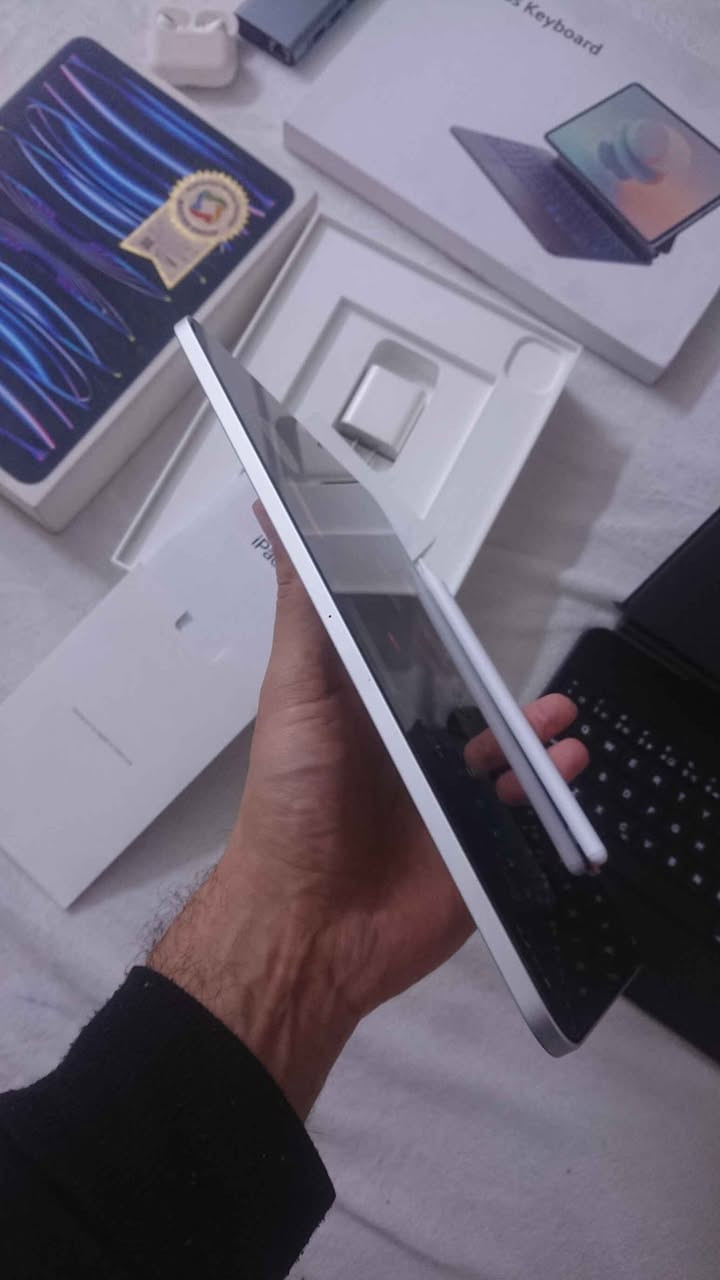 وحش  الاداء والمونتاج والعاب ودراسه ايباد 11 برو M2  ذاكره 128.بطاريه 86. مكفول زلغ مابي لون سلفر مميز كارتون ملحقات كامل ضمان ماستر  الايباد عربي شرق اوسط. فقط بصمه متوقفه.  الايباد مابي اي خلل او عطل ما مفتوح ولا مصلح استخدام دراسه سعره 630.عنوان بغداد بغداد, العراق


**إذا كنت صاحب هذا الإعلان وتريد حذفه لأي سبب، رجاءا أرسل رسالة إلى الدعم الفني**