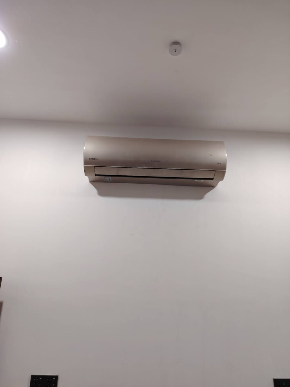 تم بعون. وتنصيب أنواع سبالت
تقدم لكم ورشة المتنقلة  لتنصيب وصيانه السبلت خدماتها  بأسعار🇮🇶 تنافسية 💓
 فتح ونصب السبالت في جميع انواعها 👨‍🔧
 شحن غاز فرنسي معا الفاكيوم ❄️
 غسل و تنضيف والتهيئه للموسم ☃️
 الخدمة متاحة 24 ساعه  
  ضمان حقيقي في العمل 👍
 🇮🇶️ اتصل واحنا نوصلك لباب البيت 🚐
☎️ واتساب
ابومصطفى
*********** واتساب 
 ***********
