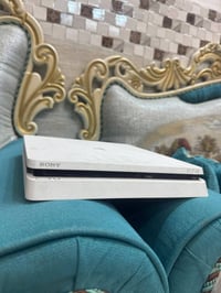 للبيع بلي ستيشن 4 اولاين سلم يحتوي على يدات اثنين وحده اصليه وحده تجار...