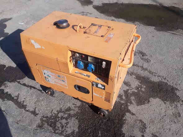 للبيع كامه كاتم خمسه كيفي اخت الجديده ما مفتوح بيه لو برغي المكان بغداد التاجي السعر  550
***********
***********
