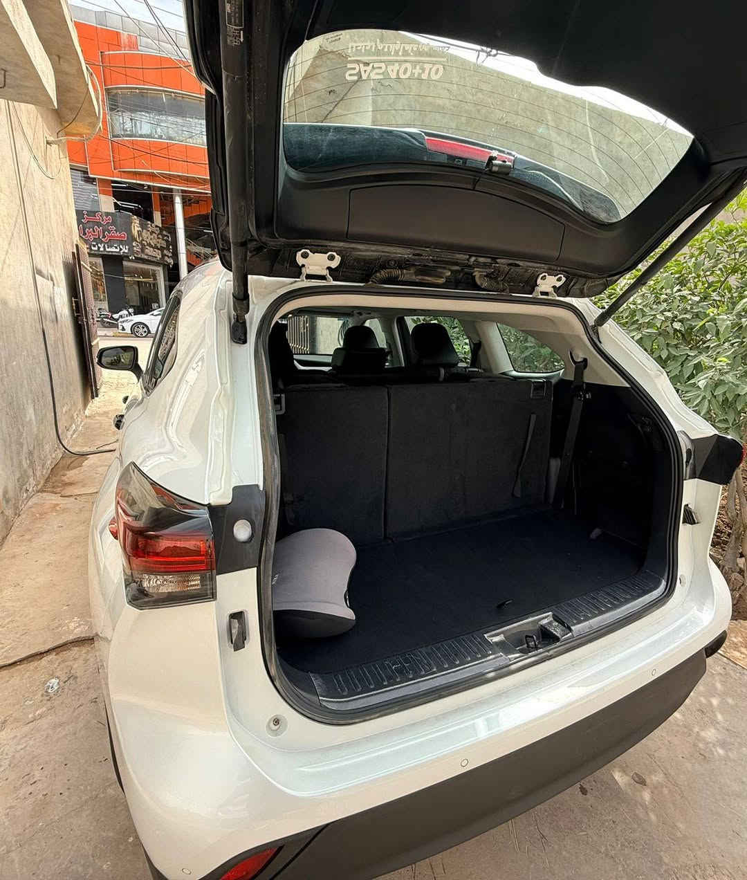 السلام عليكم
للبيع فقط واعتذر عن المراوس 
هايلاندر  موديل 2024 وكالة شركة ساز ضمان ٨ سنوات اللون ابيض صدفي بلاك ادشين فئة GLE
معروفة مواصفاتها
مكفولة كفالة عامة بحالة الوكالة ماشية ٢١ الف
للاستفسار الاتصال على الرقم 
***********   اتصال أو واتساب 
مع التقدير والاحترام للجميع
