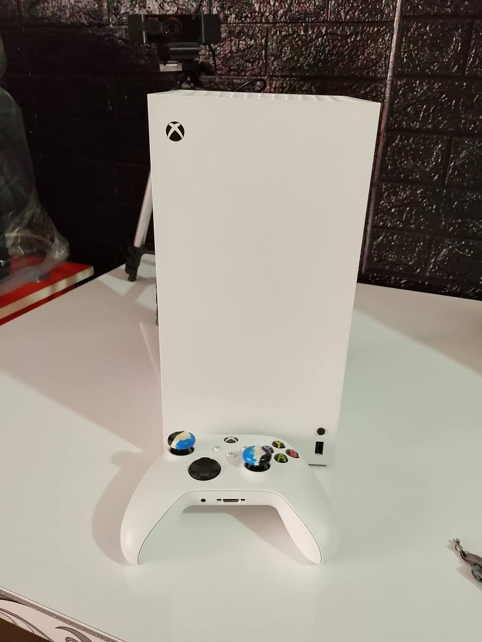 سلام عليكم Xbox series x البيع اخو جديد جهاز مضموم من أكلك جديد شخط مابي جديد معنا الكلمة بل عافية الياخذا مكاني بغداد قرب مدينة بسماية سعر 650 الف وبي مجال بسيط *********** وصل شراء موجود بصورة وتاريخ

