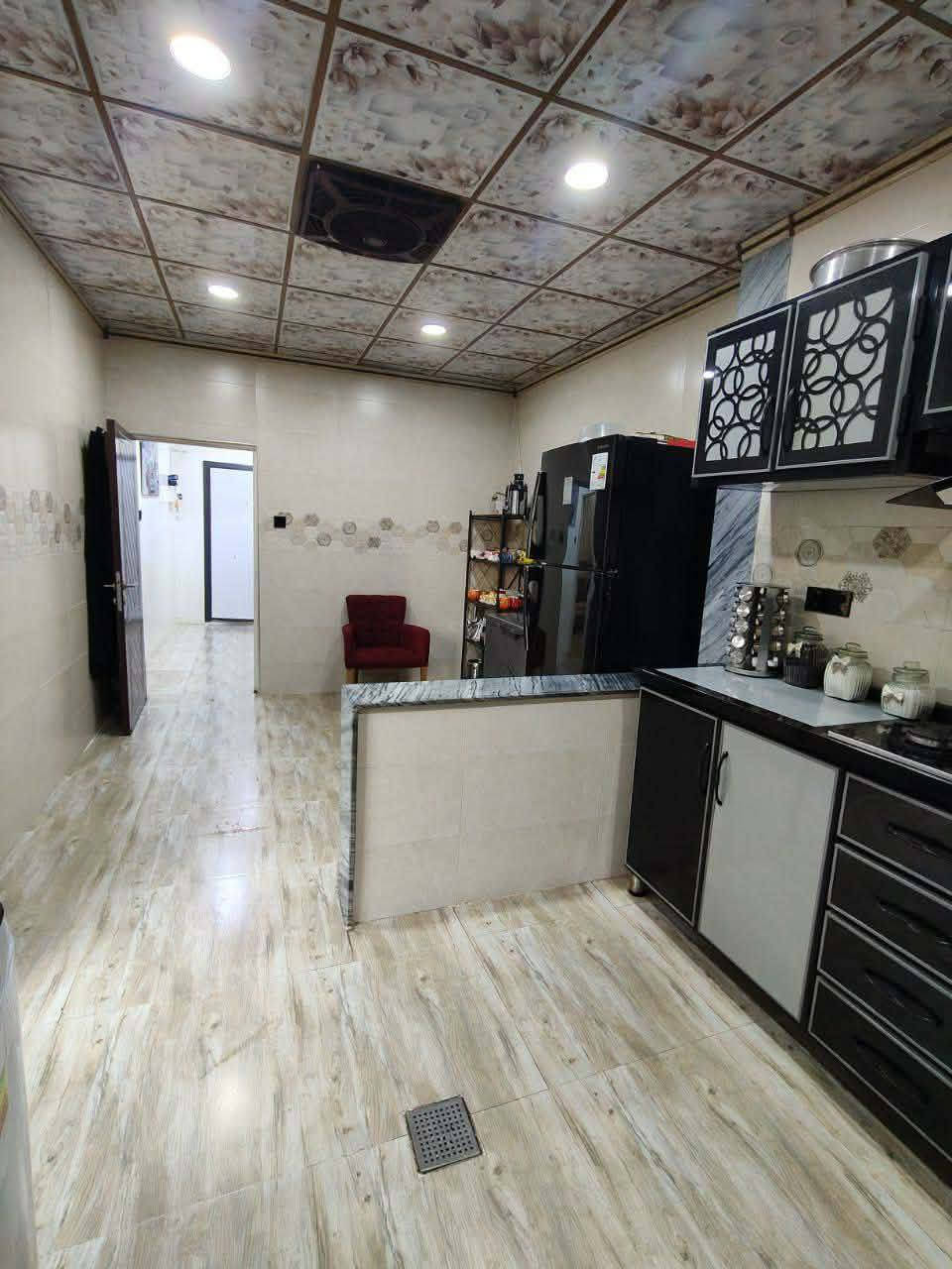 بيت للبيع🏠. مستعجل بسعر جدا مناسب منطقه شقق الخضراء
شقه منفرده
السعر 💰💰💰82.000.000مليون 💰💰💰وبي مجال 
البيت🎉 كلش🎉 كلش نضيف متعوب عليه
راح يطلعلو سند 2025
مساحته 130 متر سند ملك البيت كلش نضيف عدد غرفه عدد 2
ستقبال 
مطبخ
وصحيات 
وصحيات خارجيه
حديقه خارجيه 🌴
بيتونه مسقفه جديد
اقرب نقطه داله خلف مدرسه مكه ☎️ 
غير متواجده على الفيس بوك ❌
للتواصل على الارقام 👇
☎️***********
☎️***********
