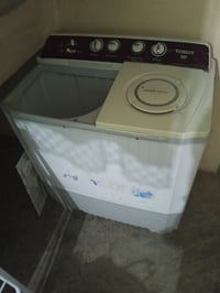 غساله للبيع فقط التجفيف مالتها متوقف سعر 40 وبيها مجال قليل الكاطون 07...