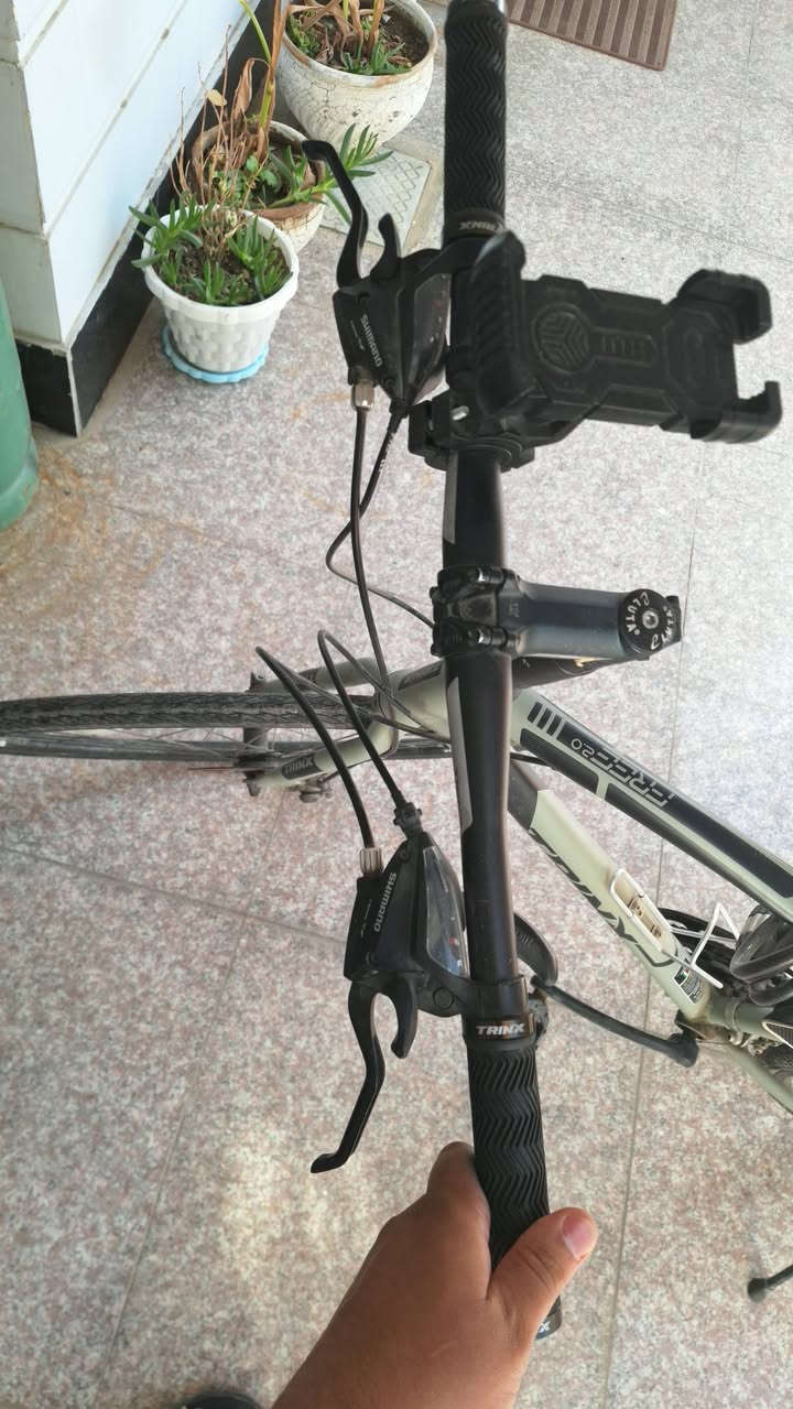 للبيع ترينكس هجين گير 3 ×8 شيمانوا 
بريك دسكات 
سعر 220 الف وبي مجال (الجديد 350 يبيعونه نفس هالمواصفات ) روح اتأكد بنفسك 
مكاني بصره تقاطع الطويسه *********** 
ملاحظه : اذا وزنك فوگ ال90 - 95  كيلو ميفيدك البايك نفس حالتي لان وزني 106 وهذا سبب البيع 🙂 صارله يمي 3 اشهر
