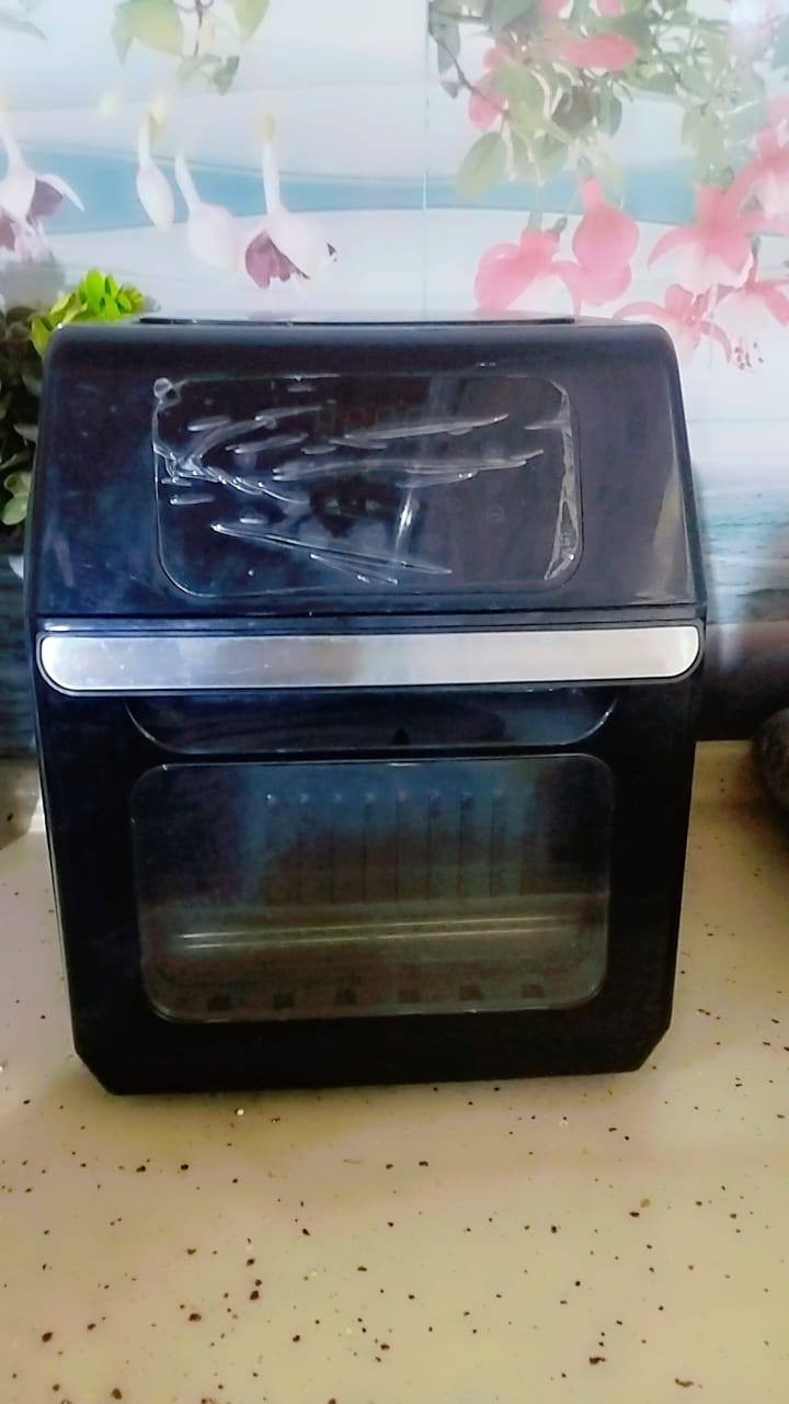 السلام عليكم عندي حوض سمك مع الميز وقلاية هوائية وجلسة كويتية الموجودات كلة جديد 
استفسار أكثر هاذا رقمي ***********
