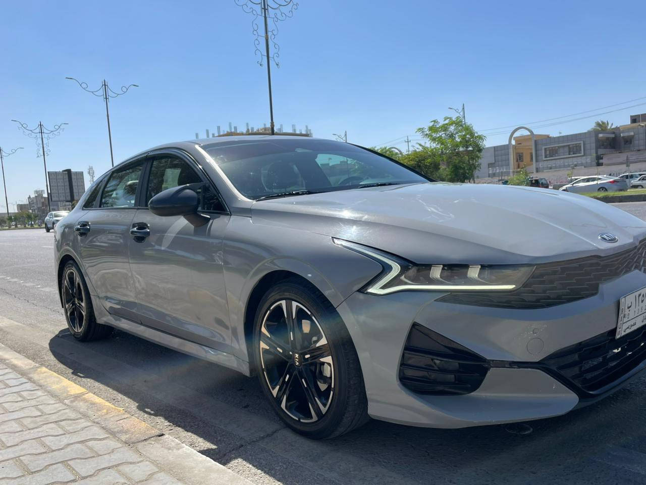 السلام عليكم k5سمنتي 2021معوقين بابل وكاله عامه 
GT فول عدا الفتحه داخل احمر 
سياره نضيفه وجاهزه ماذب عليه ربع 
محرك 1600تيربو
كير مكينه سليم علوكاله تبريد تخم تاير جديد 
بيه جاملغ امامي وخلفي نفسهن مصلحات وحافت البنيد 
مكان كربلاء طوريج سعر 152وبيه مجال شوف وكلب وقتنع وتدلل 
*********** واتساب
