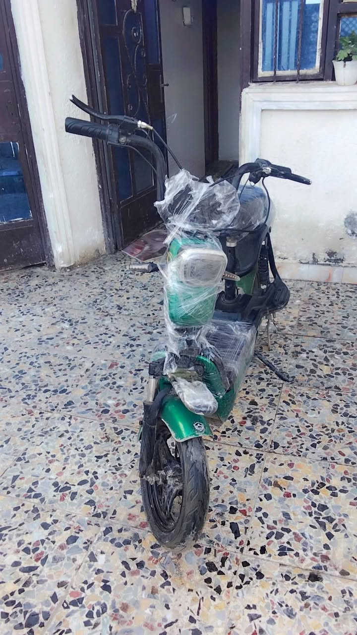 مستعجل عل بيعه والسلام عليكم دراجه شحن للبيع بطاريات جدد صاله شهر من طاله من الشركة تمشي 60 حقيقي تاير جدد ضد المي دراجه كاملة السعر 135 قفل مستعجل كلش مكاني بغداد الحسينيه *********** رقمي بغداد الحسينيه
