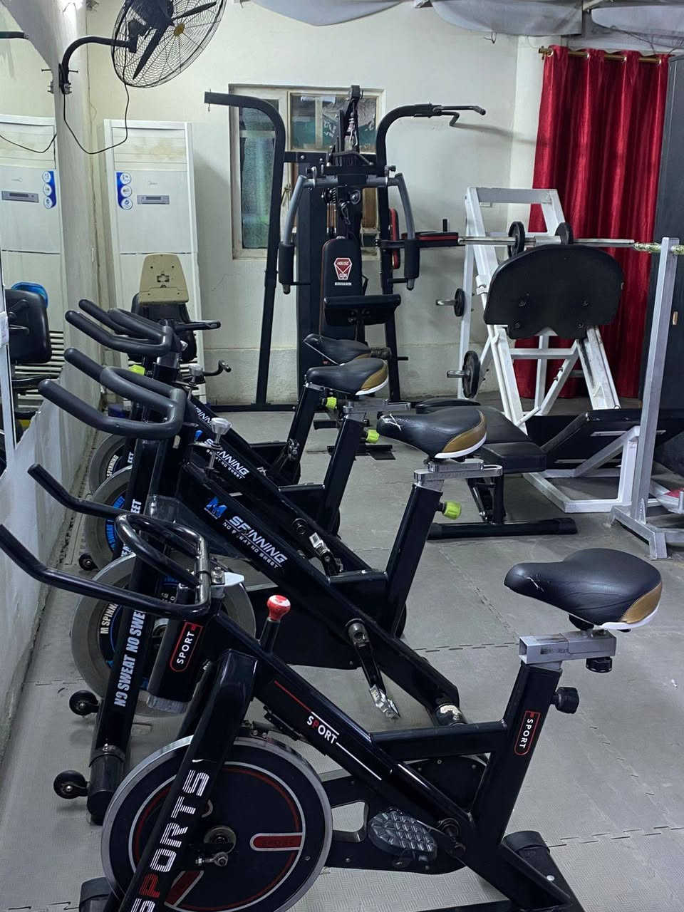 اللهم صلِّ على محمد وآل محمد
السلام عليكم أهل الحسينية 🌟
تم بعون الله تغيير موقع جم التحدي إلى المكان الجديد والأفضل 💪🔥 ***********
📍 الموقع الجديد:
بغداد الحسينيه شارع المكاتب – السوق الأول
مقابل مول كشكول
قرب العمارة الحمرة
💰 الاشتراك فقط 30,000 دينار شهريًا ويشمل:
✅ إنترنت مجاني
✅ نظام غذائي متكامل
✅ كورس رياضي متكامل بإشراف مدربين
📞 للحجز والاستفسار:
***********
بآداره كابتن اسراء 
الاوقات حاليآ ايام رمضان من ساعة 8 ليلآ  الى ساعة 11 ليلآ 
والشفت صباحي من ساعة 8 صباحآ الى 3 عصرآ
والاوقات مابعد العيد يفتح الجم من ساعة 8 صباحآ الى ساعة 7 ليلآ يرجع نفس النظام 
فرصتك تبدي التغيير اليوم… لا تأجل هدفك 💪🔥
