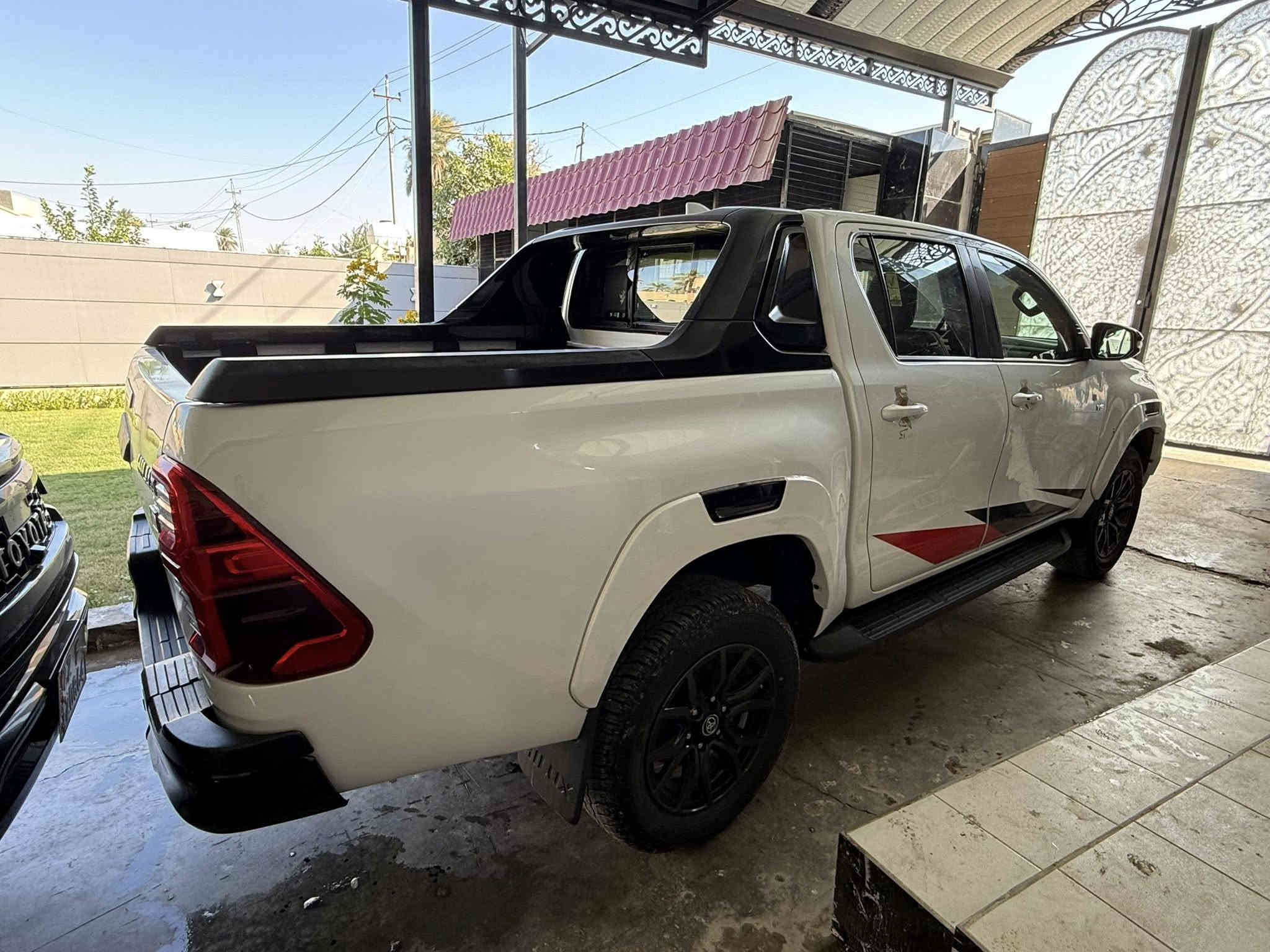 هايلوكس GR موديل 2023 رقم أربيل 6 سلندر فول مواصفات سعرها 330

الشراي يتصل ويدلل واذا مراوس عادي اراوس حسب القناعه 

مكان بغداد الدوره 

***********
***********
