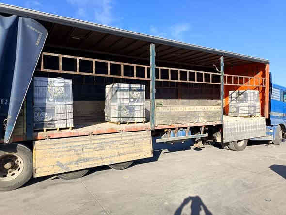 { ﷽ }
ســــــڵاو 
ئەم کەلەو عرەبانە چادرە کامل بۆ فرۆشتن 
مۆدیل 2003
محرک440
ڕەقەم دهۆکە 
بەناوی خۆمەوەیەڕەقەموسەنەوی تازەیەتا 2030
تازەیە بەشەرتی تحول
اوتۆماتیک ڕیتایدەر سلاجە باڵو کاسیحا تایەتازەیە 
تەنکی گازی 780لیتریە
 باتری تازە  لۆک خراوەتەسەری 
عەرەبانەکەی بیلاد دەڵتایە سەفحە80وچادر هەموگیانی بەشەر
شوێن سیدسادق 

ژمارە تەلەفون
***********

***********
