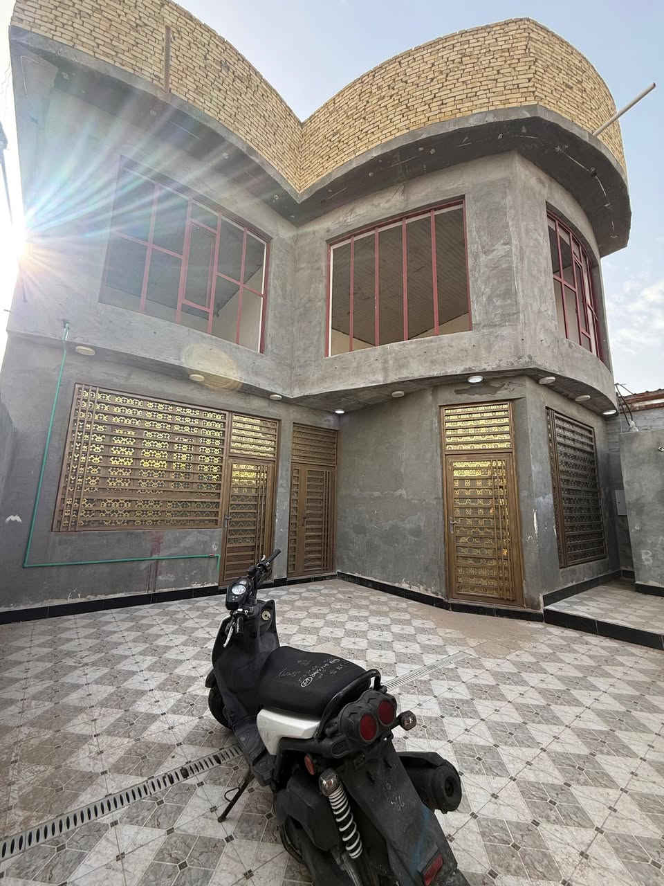 أسعد ألله أوقاتكم بكل خير🌹

هاذ العرض مايتفوت 👍
دار سكن طابقين ماشاءالله
بناء درجه أولى بناء طابوك أصفر بل كامل 
بناء شخصي
شقل البيبان وشبابيك تفصال

موقع لبيت ركن على شارع تبليط 10 م

مساحة  210 
منطقه سكنيه هدوء 
جميع الخدمات متوفره

محتويات البيت
كراج واسع
ديوان
صاله واسعه
غرف منام 6 
مطبخ
صحيات خارجي وداخلي

نوع العقار طابو ملك صرف زراعي عراقي نموذج 25

العنوان ابي الخصيب أبو مغيره قريب جداً عل سايدين داخلي

سعر 165 مليون وبي مجال

للتواصل ***********
