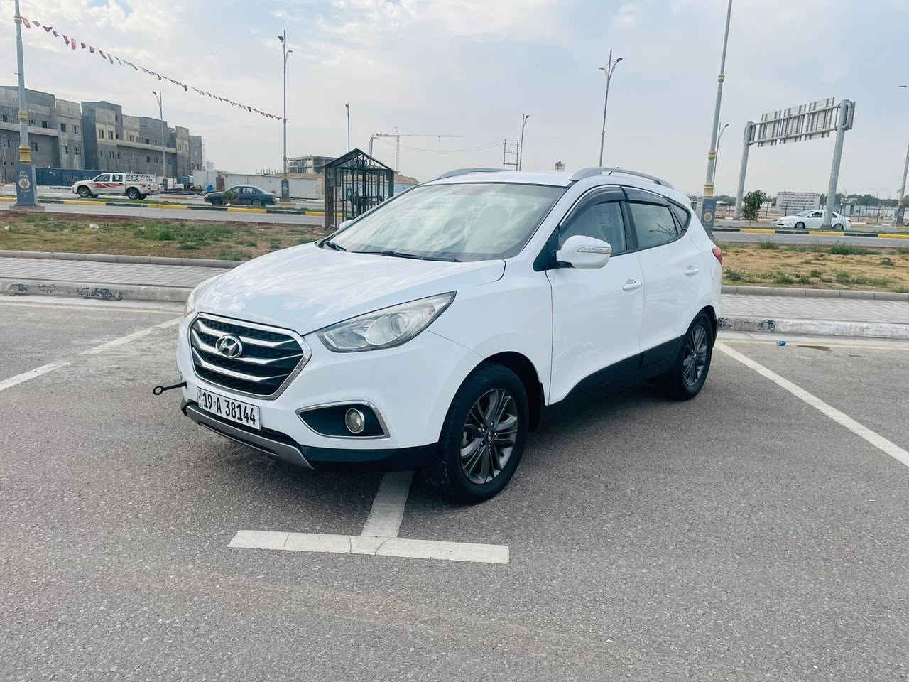 اسلام عليكم للبيع هونداي توسان موديل 2015 خليجي 
ماشيه 130 الف كيلو متر 
رقم كربلاء دولي جديد
محرك 2000دوش السياره جديده وجاهزه من كلشي تبريد تدفئه 
حداديه تخم تاير 
السعر 133
للاستفسار اكثر اتصل / ***********
عنوان السياره كربلاء المقدسة اخون مكلف بنشر بيع فقط
