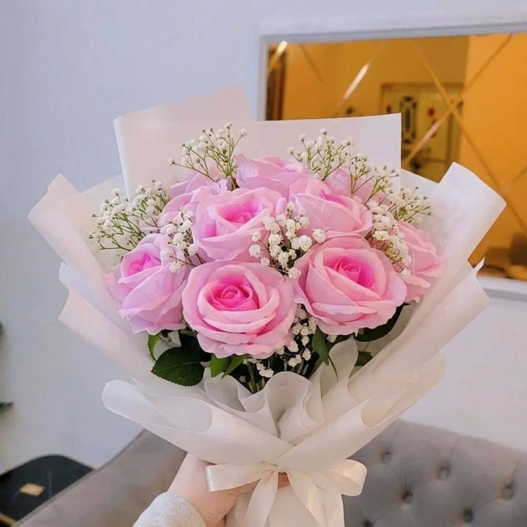 ورد يعيش العمر كله... وريحته تسبق حضوره! 🌸 للتواصل خاص او واتساب ***********
