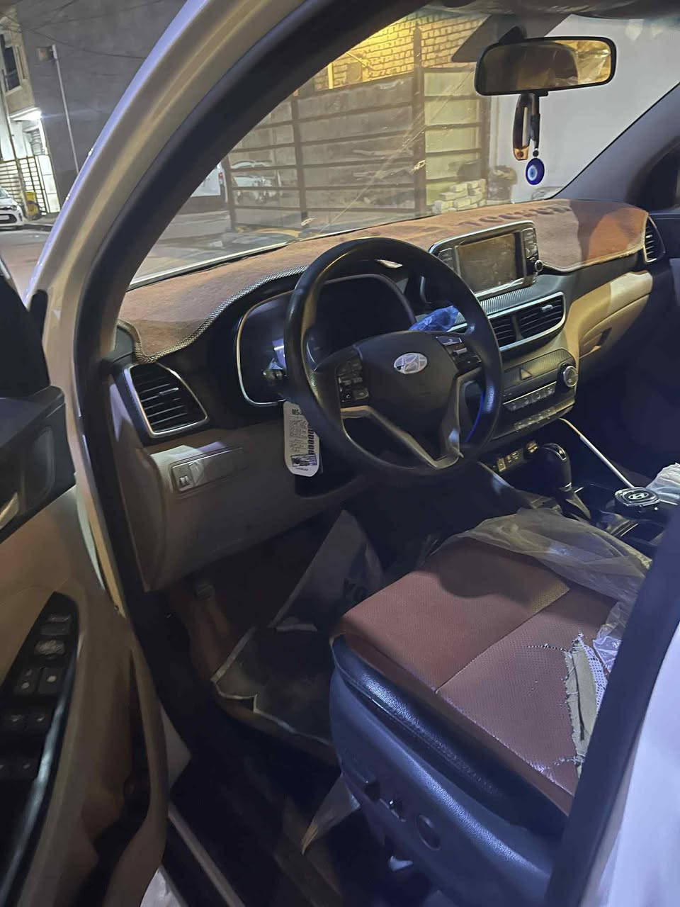 توسان موديل ٢٠١٩فول موصفات خليجي السعر ١٩٠مكان بغداد حي الجهاد رقم الهاتف ***********
