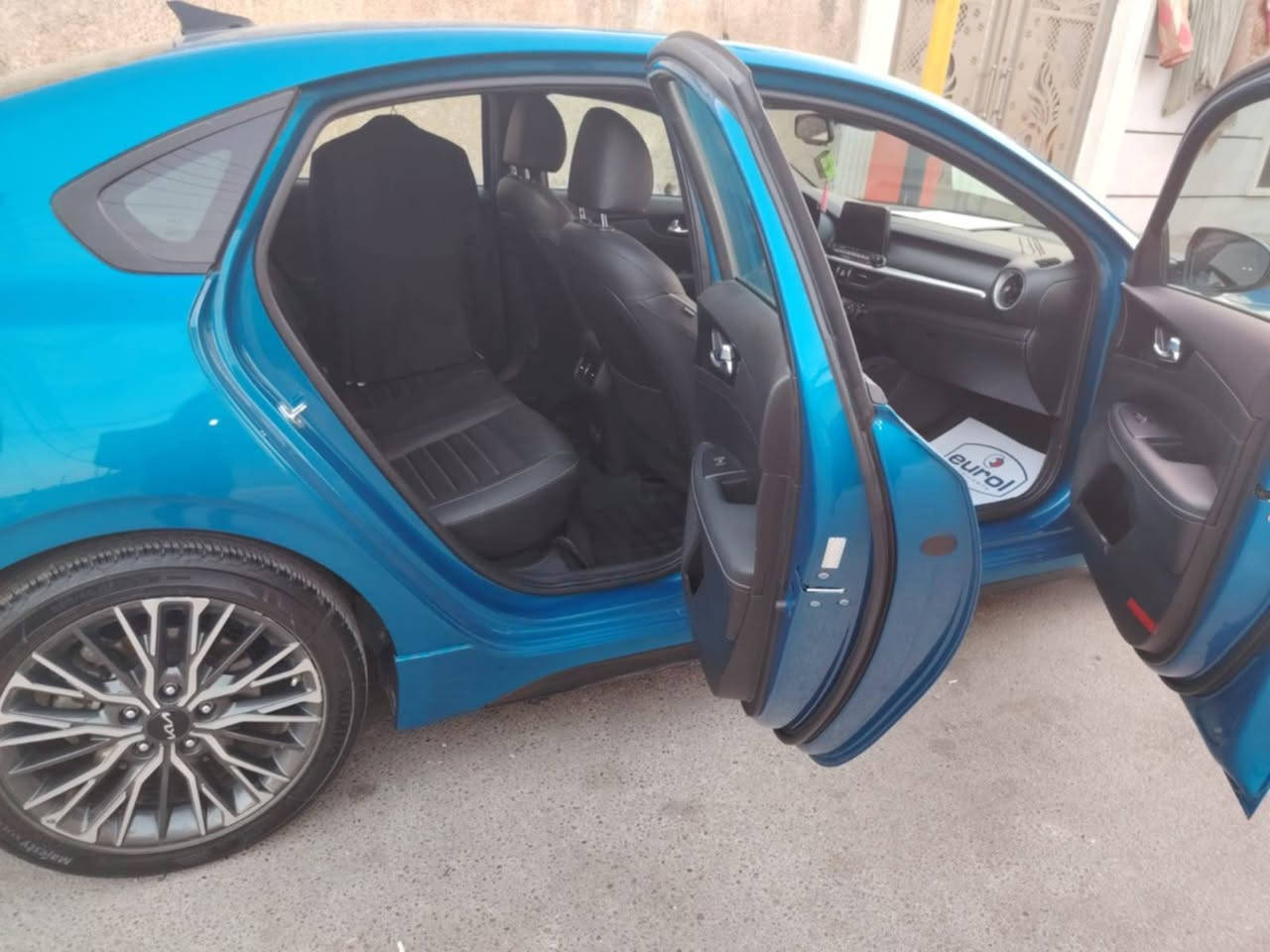 .السلام عليكم
فورتي موديل 24
سياره محرك 2000
دوش
صور الحادث موجود بل منشور 
كير محرك تبريد مكينه كفاله عامه بلادي 
رقم بغداد تحويل ثاني يوم 
العنوان بغداد حي النصر نتصل تدلل على رقم مكلف بل نشر تدلل 
***********
