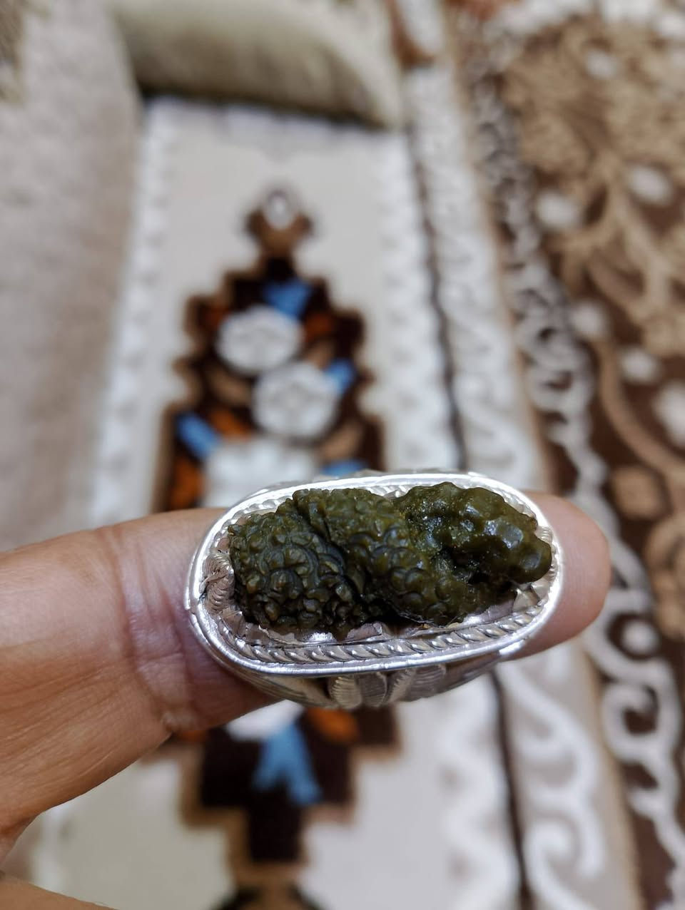 محبس لوي رباني للبيع
ملاحظه الخاتم مو فضه 
غير متواجد فيس واتساب ***********
