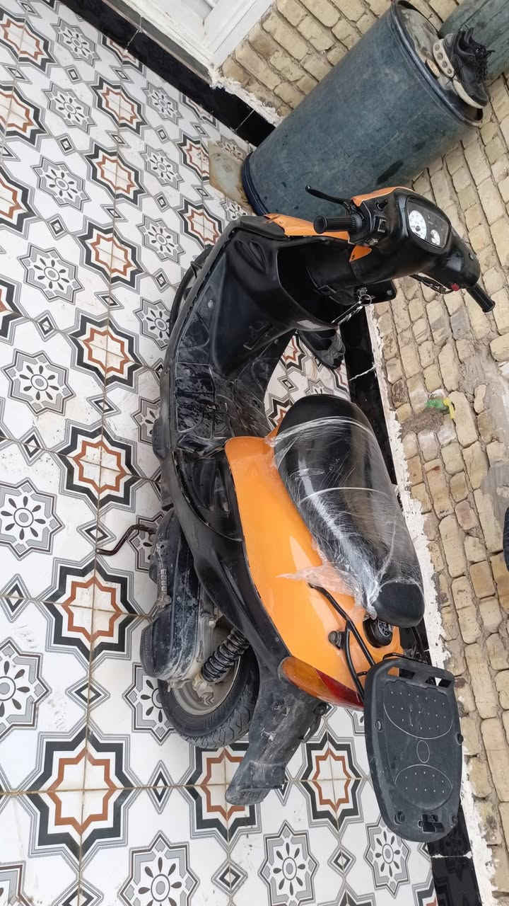 سلام عليكم  دراجه نضيفه دراجه ما مفتوحه دراجه خير من الله  بل نضافه رايده 200 وبيه مجال بكاني كوت فلاحيه ما موجود بل فيس رقم ***********
