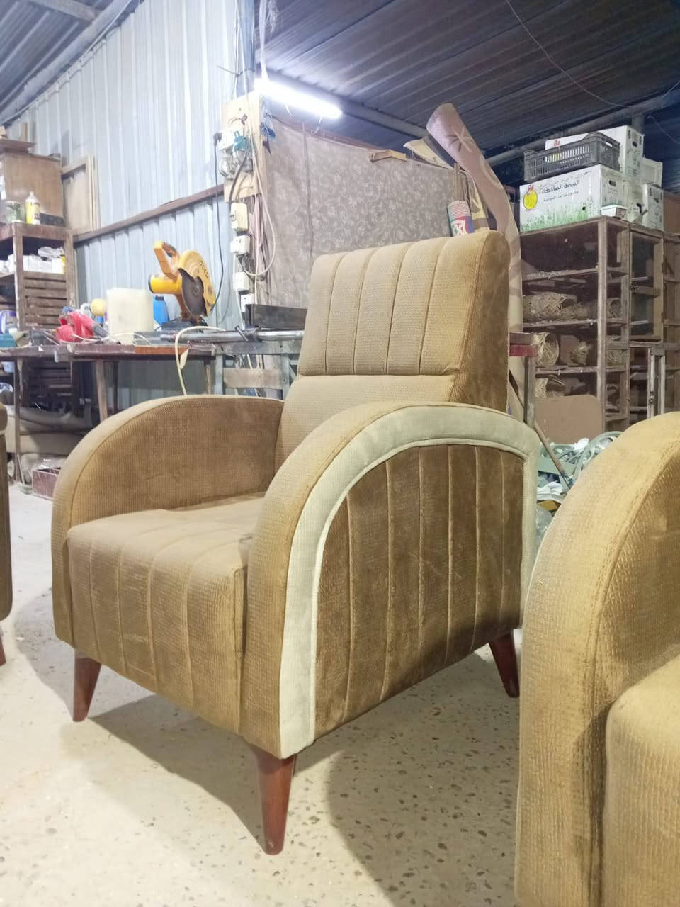 السلام عليكم طخم للبيع جديد سعر ٧٥٠ بي مجال شغل درجة اولى عنوان بغداد لامين الثانية ***********
