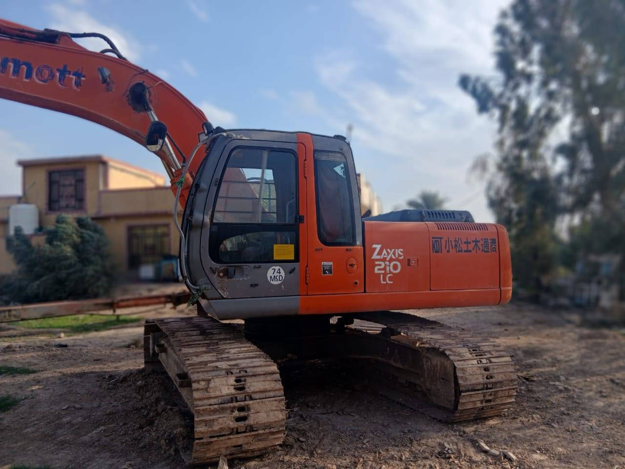 سلام عليكم للبيع زت ايلسي ٢١٠ مكفولة وجاهزة من تبريد وكلشي شغال سعرهة ٣ شدات وربع مكاني بغداد بسماية  وهذا رقمي ***********
