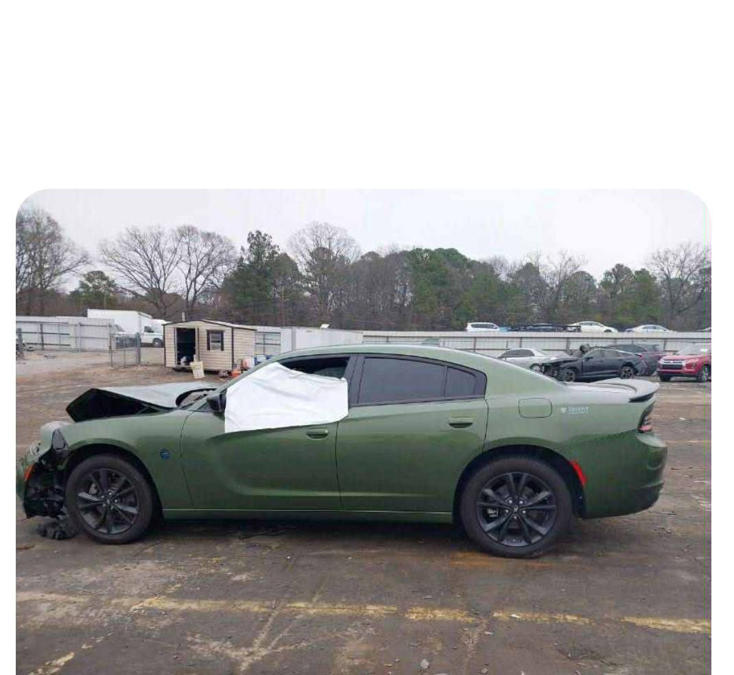 السلام عليكم شباب جارجر 2023فورويل بدون رقم ترقم جميع المحافظات منفيس بسمي 
حادثهه جاملغ وبنيد وتصليح بل شاصي بدون كص
ماشيه 46الف سياره بغداد رقم *********** 
السعر 205
