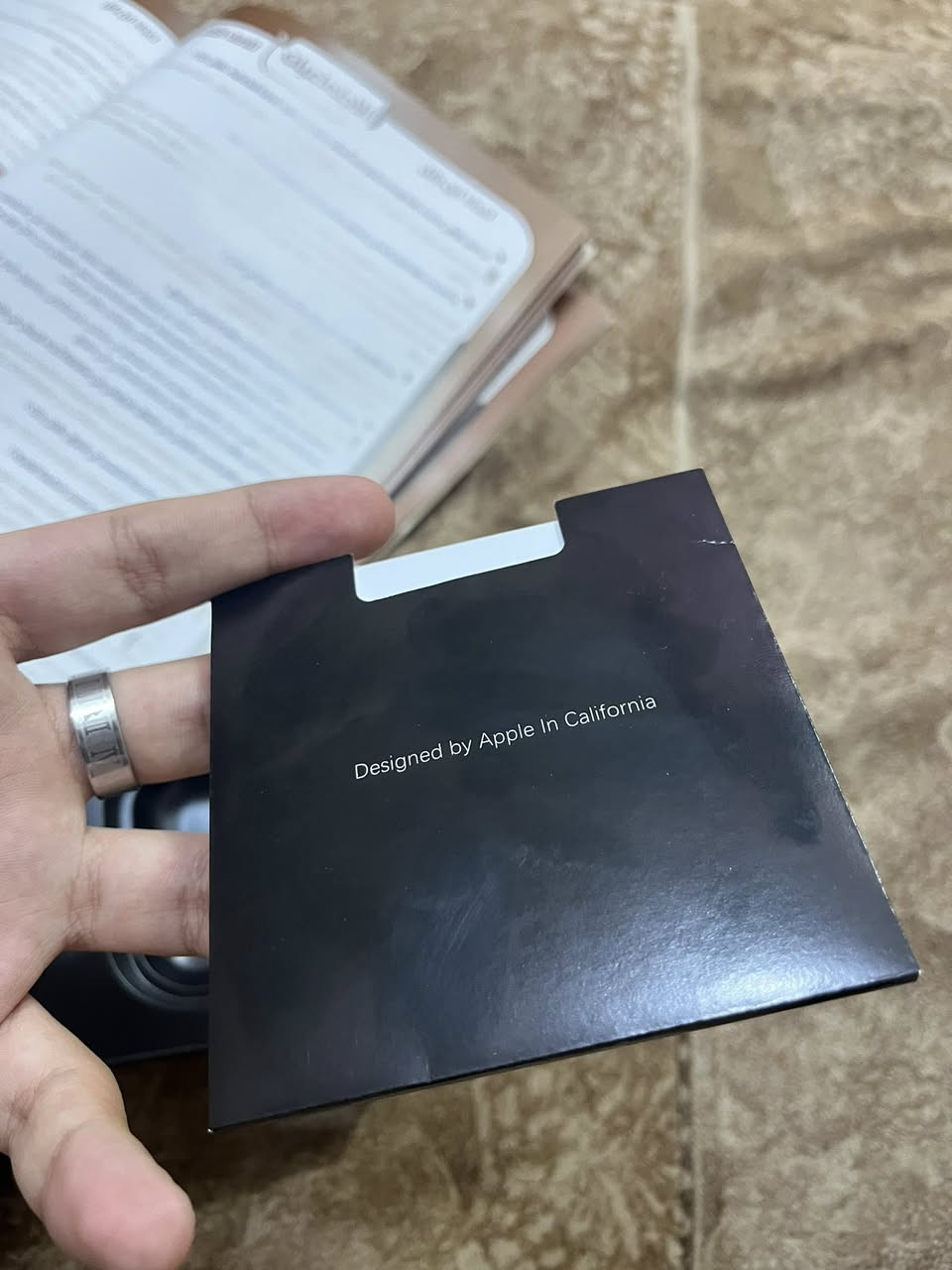 سلام عليكم ايفون ١٣ عادي جديد بعده بضمانه ماستر سنة كامله وضمان الشركة سنتين جديد وتر بروف غراضه كامله ذاكره ١٢٨ بطاريه ٩٣ شرق اوسط مكفول من كلشي غراضة كاملة شاحنة كارتونتة وويا ايربود برو جيل الخامس اصليه غراضها كاملات ضمانها مخلص اريده مراوس ويا ايفون احسن منه ١٤ برو ١٥ العادي حتلو مبدل قطع مومشكلة اهمشي راس براس الايربود انطيها فرق موجود واتساب وموجود ماسنجر مكاني نجف حي النداء فقط مراوس ***********
