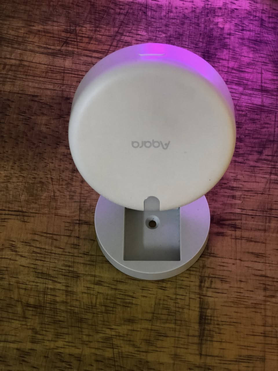 حساس التواجد الأذكى بالعالم - Aqara Presence Sensor FP2 (النسخة العالمية) 📡🔥
لأصحاب البيوت الذكية والراحة، متوفر عندي قطعة وحدة من الرادار الذكي Aqara FP2. هذا مو حساس حركة عادي، هذا "رادار" يقرأ الغرفة قراءة!
ليش هذا الجهاز لازم يكون ببيتك؟ 🤔
✅ يكشف التواجد: يعرفك موجود حتى لو كنت نايم أو كاعد وما تتحرك (ما تطفى الضوايات بوجهك).
✅ تقسيم الغرفة (Zones): تكدر تقسم الغرفة لمناطق بالتطبيق (مثلاً: منطقة السرير، منطقة المكتب) وتخلي كل منطقة الها إضاءة خاصة.
✅ تتبع 5 أشخاص: يشوف ويراقب حركة 5 أشخاص بنفس الوقت.
✅ كشف السقوط: ينطيك تنبيه إذا شخص وكع بالأرض (كلش يفيد لكبار السن).
✅ عالمي (Global): يشتغل وية Apple Home (HomeKit)، Google Home، و Alexa بدون أي مشاكل.
الحالة: الجهاز نظيف جداً (نسخة عالمية)، شغال ومفحوص 100%.
السعر: 60 ألف دينار فقط! (علماً سعره جديد بالسوق فوق الـ 130 ألف). للشراء راسل خاص


**إذا كنت صاحب هذا الإعلان وتريد حذفه لأي سبب، رجاءا أرسل رسالة إلى الدعم الفني**