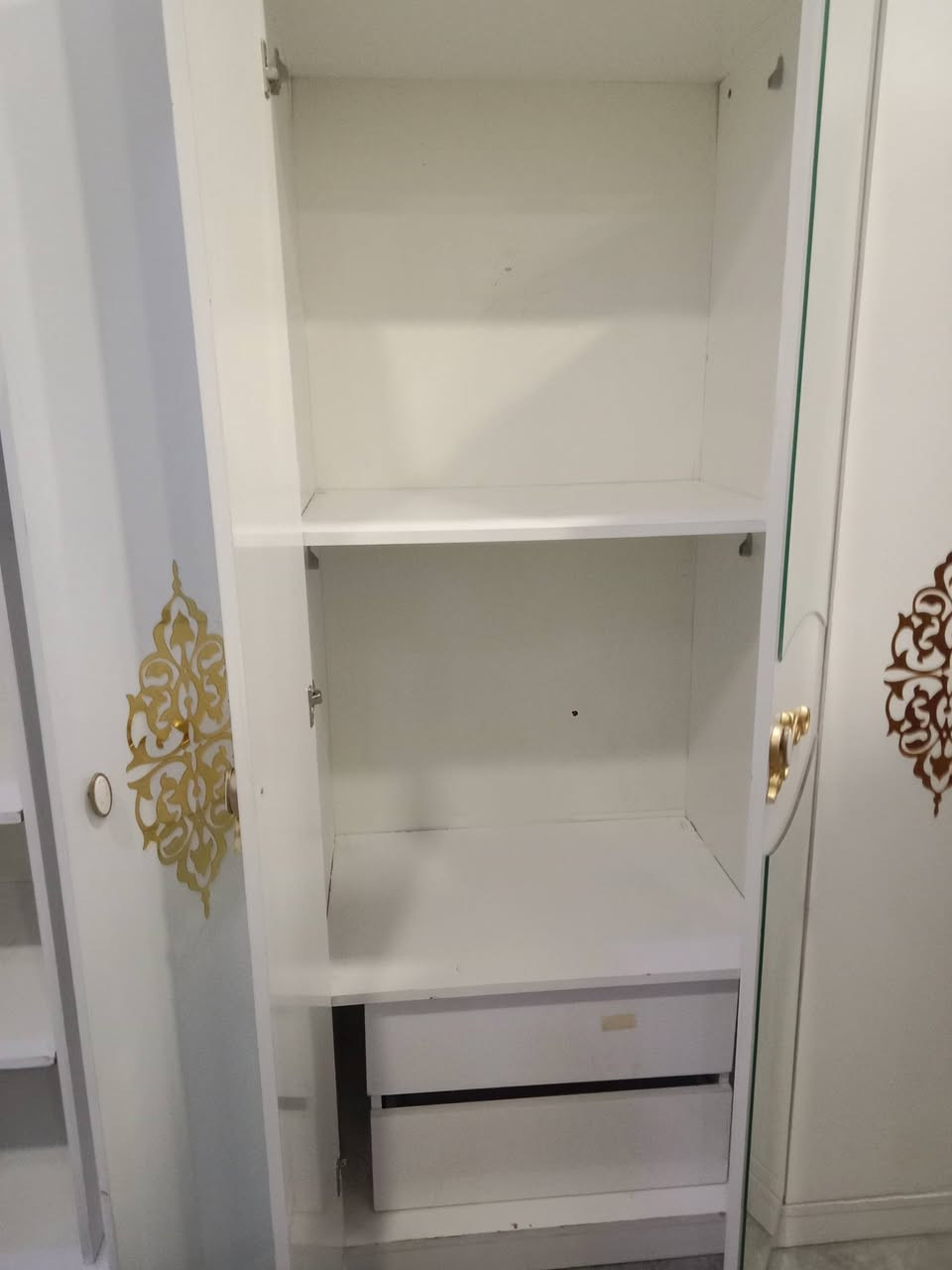 غرفة نوم للبيع مع شد ونقل ودوشك سعر 425 للتواصل ***********
