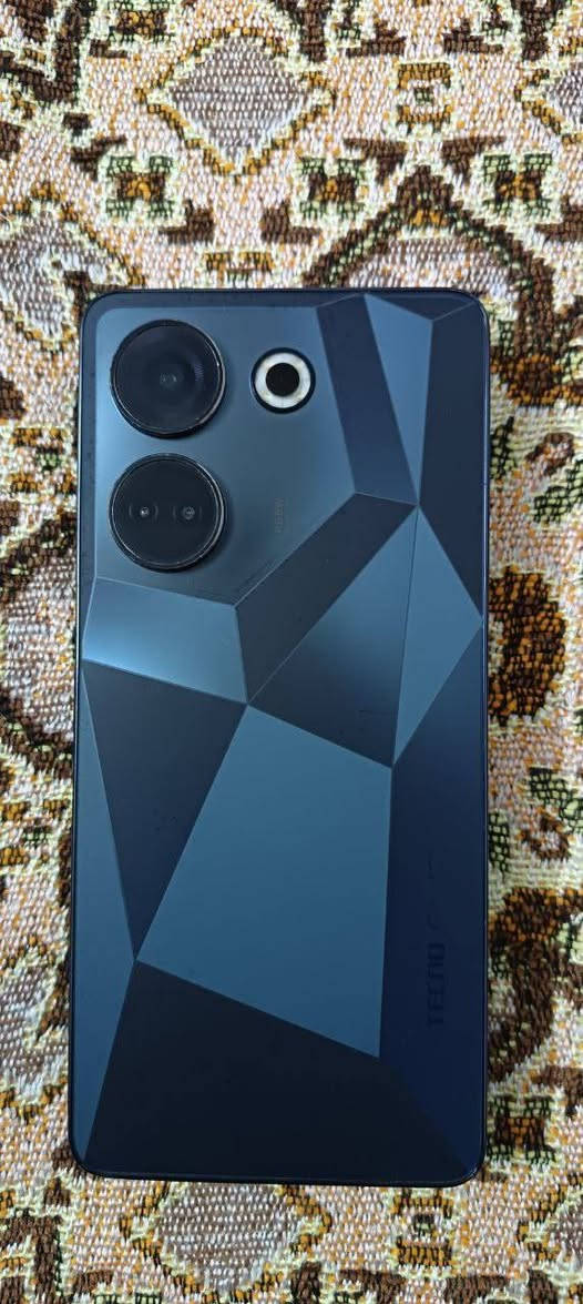 تكنو كومان 20برو ذاكره 256 عشوائيه 16 بصمه بالشاشه الجهاز مكفول من كلشي شخط مبي بدون ملحقات رايده ب150 مكاني بغداد مدينة الصدر شراي يتصل ***********
