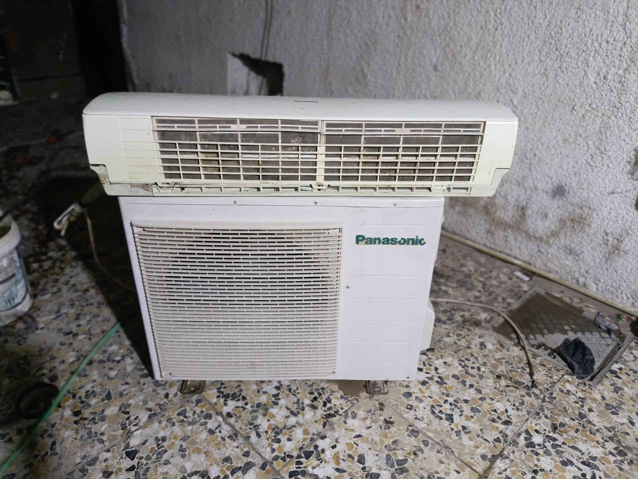 عندي سبلت 2طن للبيع  الباب الاول شغال نزلته من مكانه السعر 250 وبيه مجال عنواني البلديات شارع المصرف ورقمي***********
