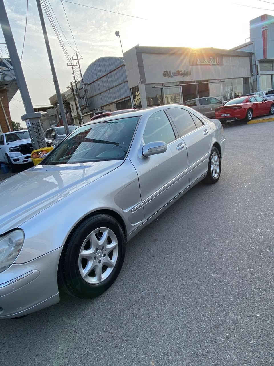 مارسدس غواص 2001 اصل رقم بصره الدولي ب اسمي تحويل مباشر مكينه 8 سلندر جاهزه مكينه كير تبريد حداده ما بيها نقص فول مواصفات مواصفاتها معروفه ما يحتاج اذكرها مكاني بصره 110 بيها مجال قليل للشراي 
***********
