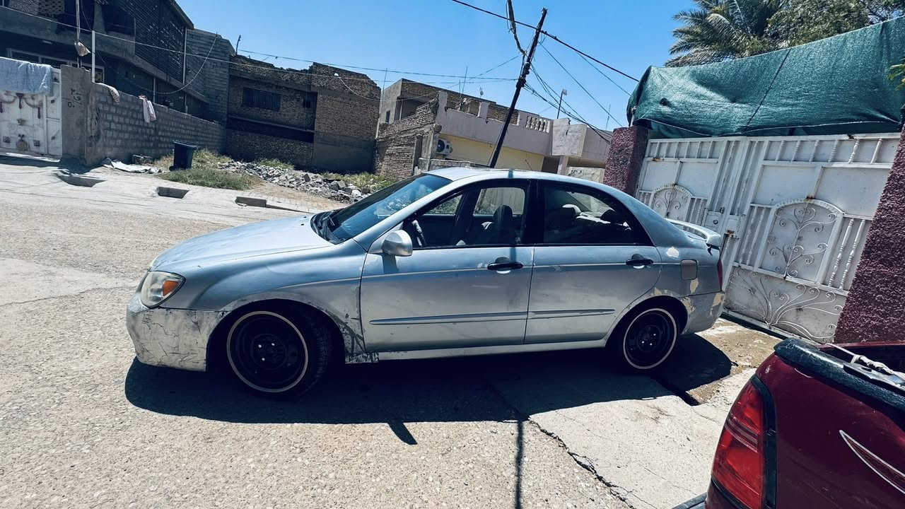 السلام عليكم سبكترة 2004 رقم بغداد انكليزي مميز سنوية لل31 تخم ويل وتاير كفالة محرك وكير جدد ترايهة وين ميعجبك طختهة بل جامرلوغ بسيطة وبيهة ملاحضت  تحويل ثاني يوم السعر 73 وبيهة مجال ترهم بيع ومراوس حسب القناعة مكان ديالى ***********
