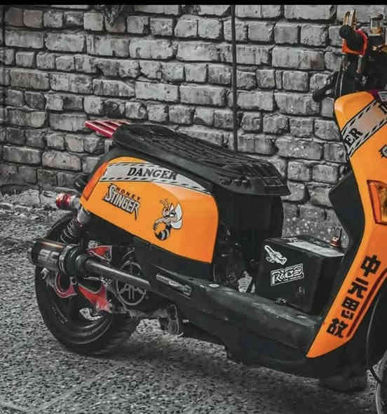 السلام عليكم 
للبيع او مدارس 
~~~~~~~~
التزويد 
• جاملغ كاربون فايبر
•صالنصه SC بطح 
•روله 1100
• بوش وبستم 58 ونص 
• كابريتر قفاز حجم 30 
•دبل خلفي تايوان 
•كفر فابيوم نحله 
•دبلات امامي تايوان 
•تانكي خارجي 
• ويل وكسن 
~~~~~~~~~~~~
مكان الدراجه بغداد 
شلعه ومعدل تشك الكاع 
السعر 1100 وبيها مجال 
للاستفسار او اتصال 
***********
واتساب ***********
