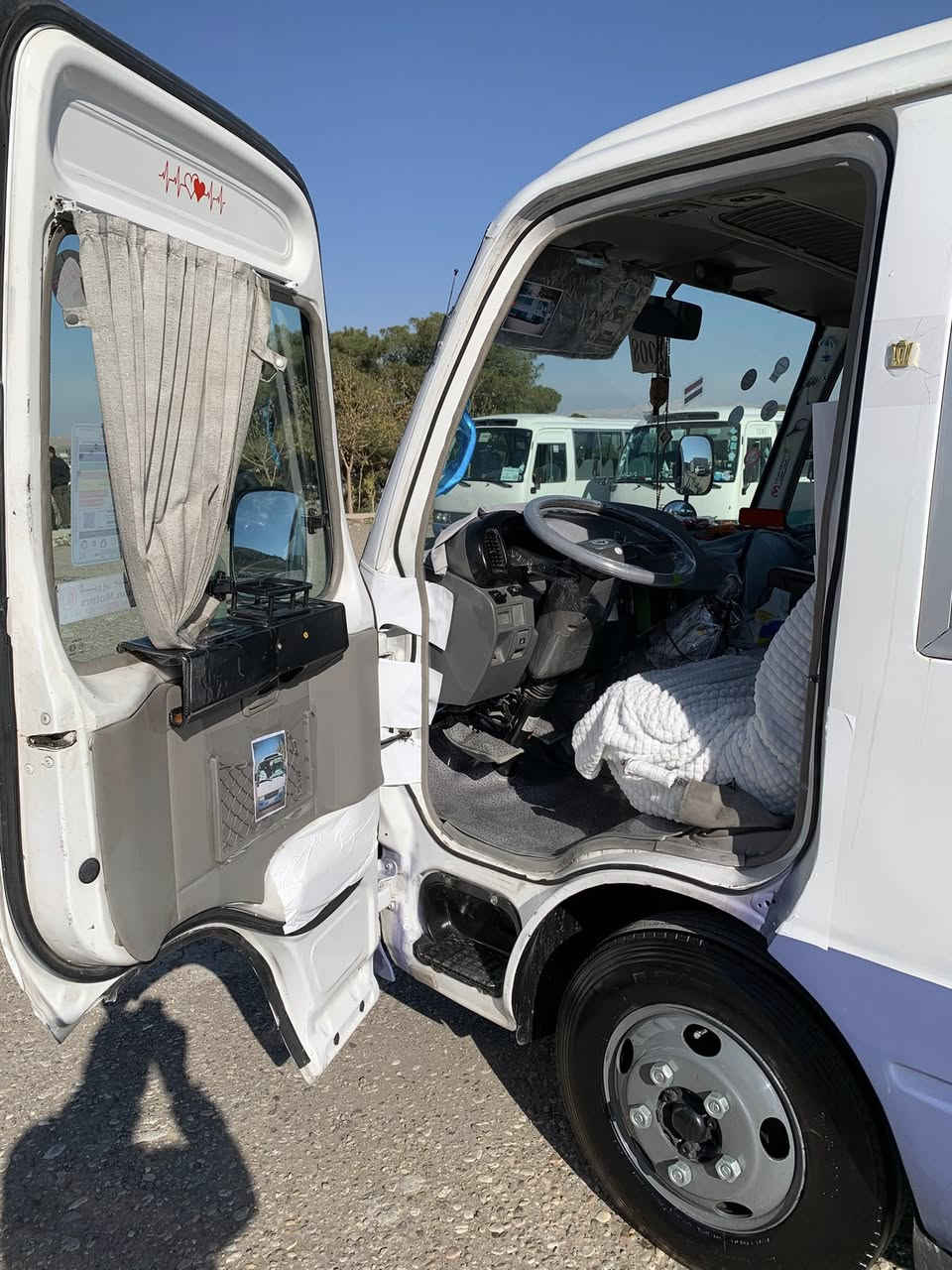 تویتا  ٢٠٠٨ بەنزین گیر مەکینە ئەکسل بەشەرت ٣ گەرمی  فول تەبریت بەشەرت  سەنەوی تا ٣١ تازە خازی ١٠٠ لتر تورکی کامل جوان کاری لەگەلە دوو دەسک ئیسکانیە شاشە ئیمپیفایەر بۆیاخ حیزام و دەعمی لای سەکنی هەیە ٢ دەفتەرو مەعامەلە موشتەریت تەلەفونکە موشتەری نیت سەرمام مەیە شینە *********** 
-***********
