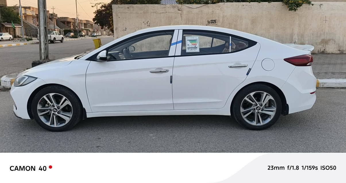 النترا  خليجي (2019) سوبر رقم واسط انكليزي مكفولة كفاله عامه محرك 2000فول مواصفات تحكم ستيرن فتحه سلايد تبريد قطعتين شاشه 
 كبيره سويج مري شفط كشنات جلد مكان السياره كوت مركزالمدينة الاتصال على رقم الهاتف *********** غير متواجد على الفيس
