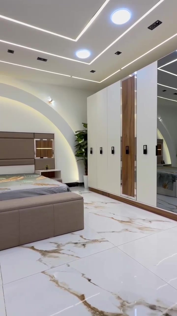*موديل           3303          الجوزي*

*10 قطع             كنتور ملحق 320*

❇️ قياسات ضخمه 
❇️ ميز تواليت كبير
❇️ اللون الجديد المتميز 
❇️ السرير والشازلونه مخزن
❇️ إناره بالكومديات  ✨✨✨
❇️ المصنع الأصلي 
❇️ برغي حديد وچوي حديد
🆘   *ضهر الغرفه بلوك بالكامل*

•    السعر مليون و 500


**إذا كنت صاحب هذا الإعلان وتريد حذفه لأي سبب، رجاءا أرسل رسالة إلى الدعم الفني**