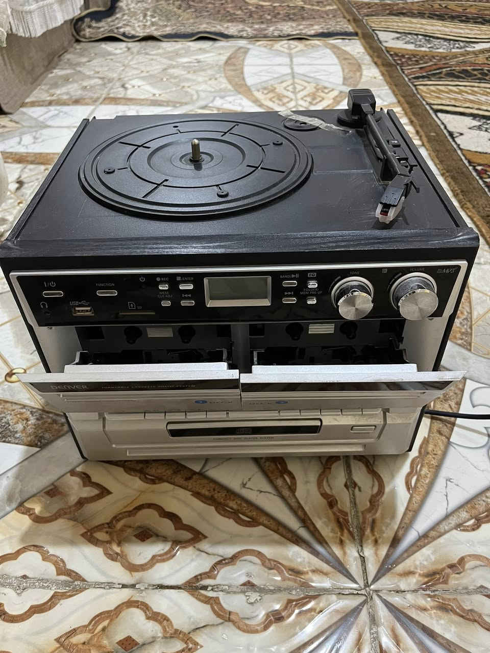 السلام عليكم المسجل للبيع
جهاز مسجل يدعم كاسيت وأسطوانات وبلوتوث ورام و اوكس وارديو  و cd همين انتيكا الجهاز قديم عندي بس مستعجل ع بيعته عارضه للبيع ب 100 يسوا اكثر من هيج وبي مجال عندي توصيل وين ما جان


**إذا كنت صاحب هذا الإعلان وتريد حذفه لأي سبب، رجاءا أرسل رسالة إلى الدعم الفني**