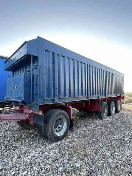 سلام عليكم مقطورة للبيع عمل الجرف الطول 9.٢٥ الشاصي 14 اوكراني اتلث دناكير +دنكير صينيه هوك سلايت دناكير 14مربع باج بنطرون من الصينيه للذيل اجناب ارتفاع 180 هوى وكهرباء فول جديد عوزها بس تايرات 
الاستفسار والمعلومات الاتصال على الرقم 
***********
