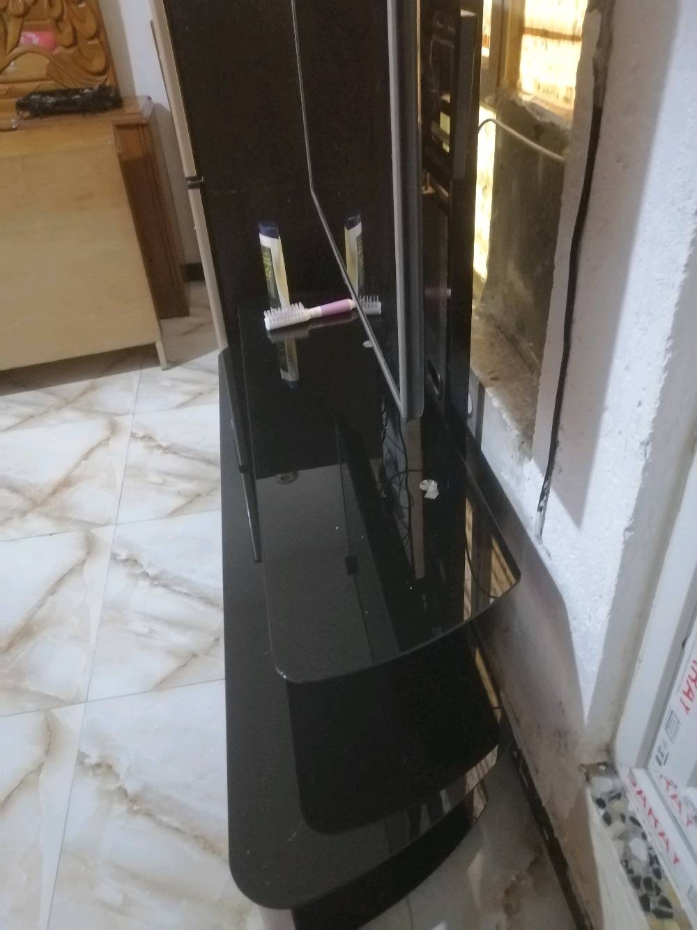 جربايه اطفال ام النفرين سعرهه 100الف
ميز بلازمه جديد سعره 200. غراض استعمال قليل مكان الحسينيه مال راشديه ***********