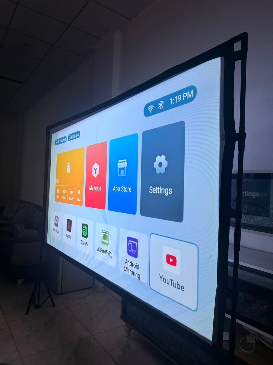 احد الشروط تشتغل بوجود الضوء القوي
داتا شو من شركة WEWATCH موديل V51 PRO

نوعية جداً راقية سمارت واي فاي بلاتوث 

تربط على الموبايل 
تربط على بلي ستيشن 
تربط على TV BOX
نوعيه جداً راقيه 

للحجز مراسلة الصفحة او واتساب 
***********
